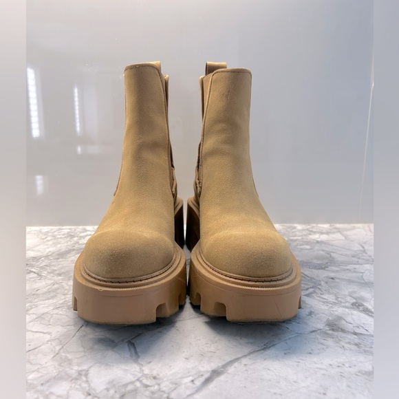 Zara Lug Sole Booties 🍂 - Picture 2 of 7